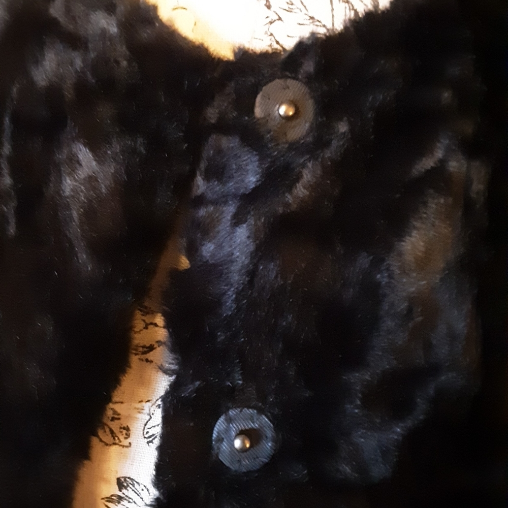 🖤 Faux Fur Vest - Picture 6 of 7
